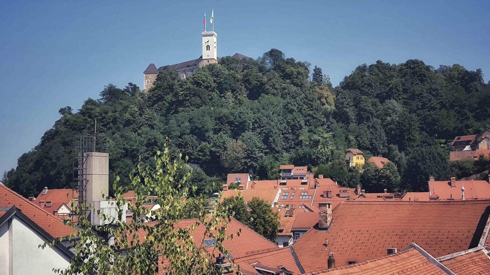 Penthouse View In Town Apartment Ljubljana Bagian luar foto